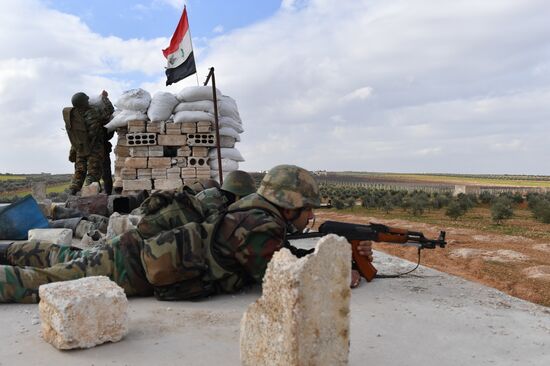 Передовые позиции сирийской армии в районе Алеппо