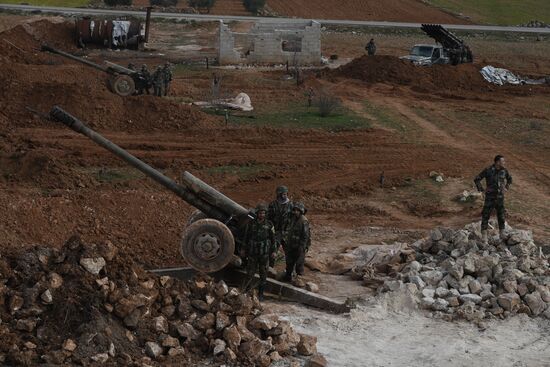 Передовые позиции сирийской армии в районе Алеппо
