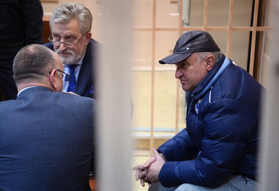 Избрание меры пресечения фигурантам дела  о хищении газа у ПАО "Газпром"