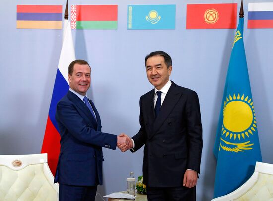 Рабочий визит премьер-министра РФ Д. Медведева в Казахстан