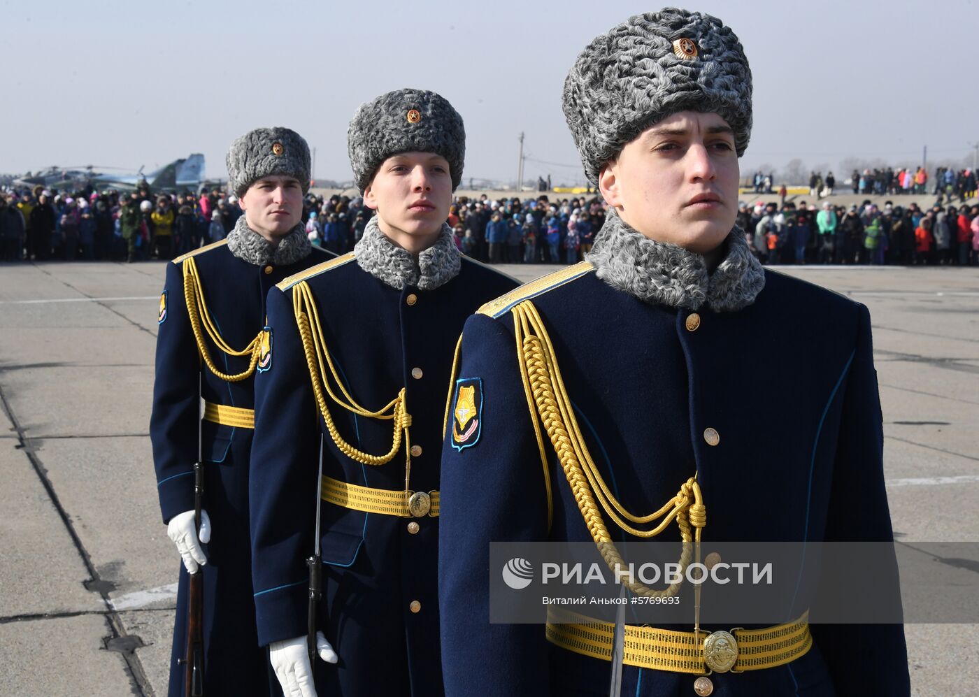 Открытие памятного бюста военному летчику Роману Филипову