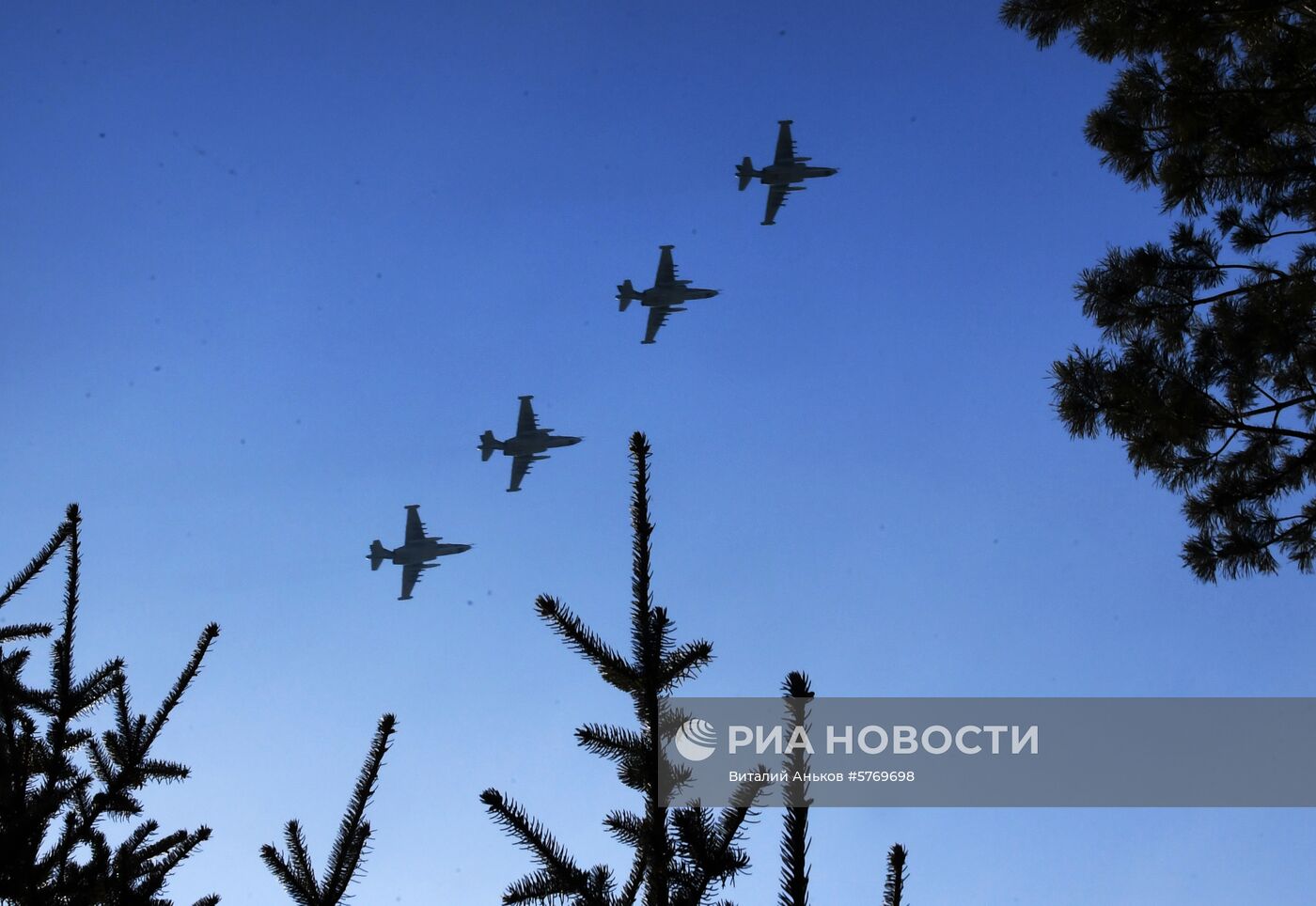 Открытие памятного бюста военному летчику Роману Филипову