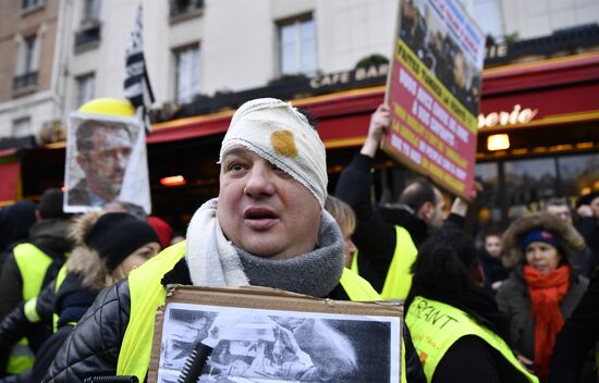 Акция протеста "жёлтых жилетов" во Франции