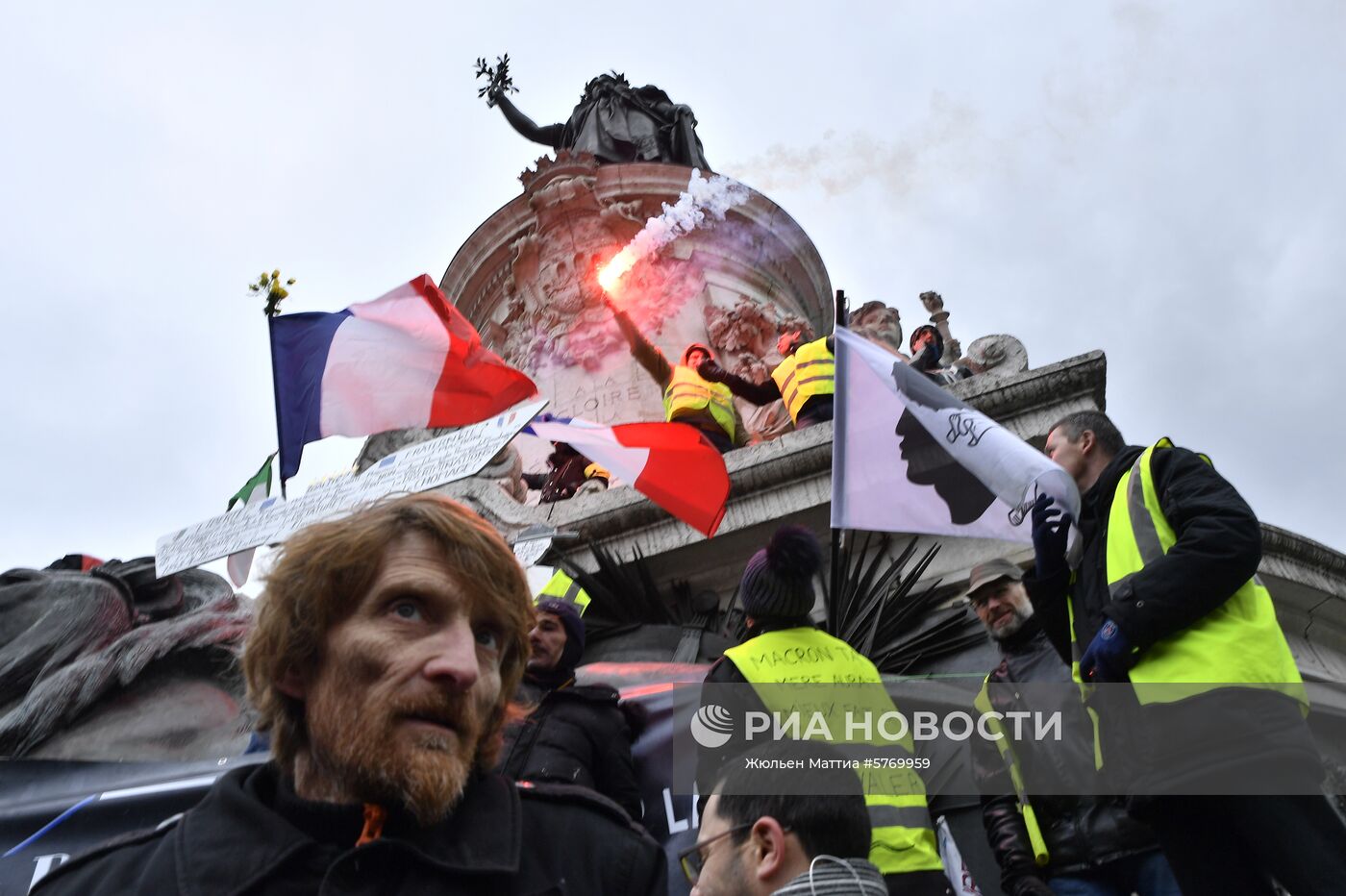 Акция протеста "жёлтых жилетов" во Франции