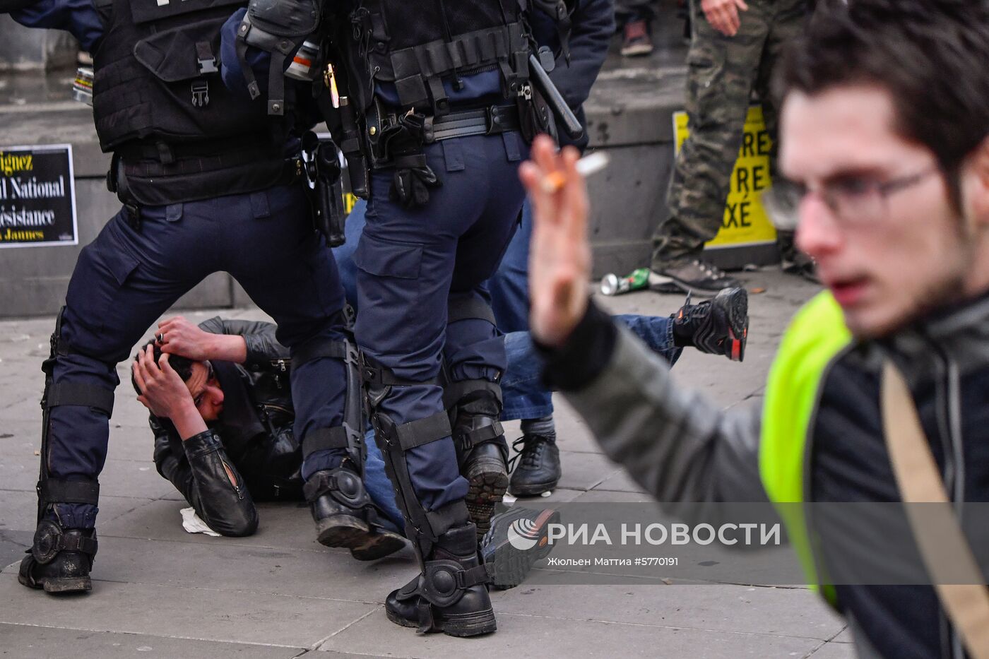 Акция протеста "жёлтых жилетов" во Франции