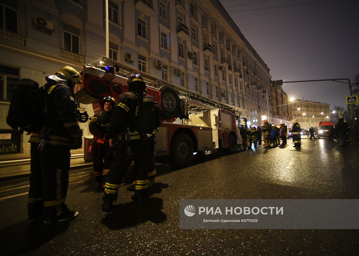 Пожар в жилом доме в центре Москвы