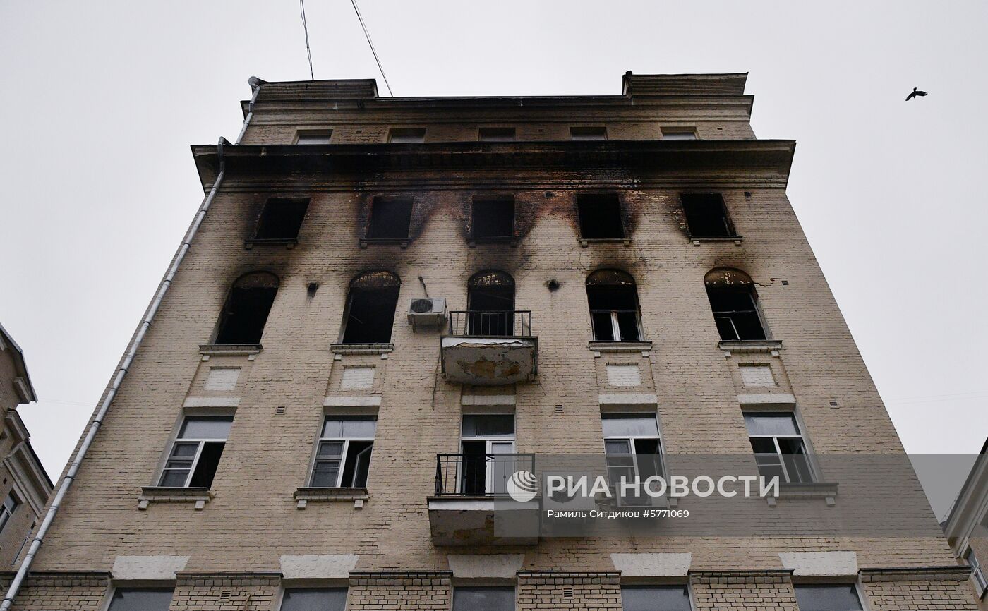 Пожар в жилом доме в центре Москвы