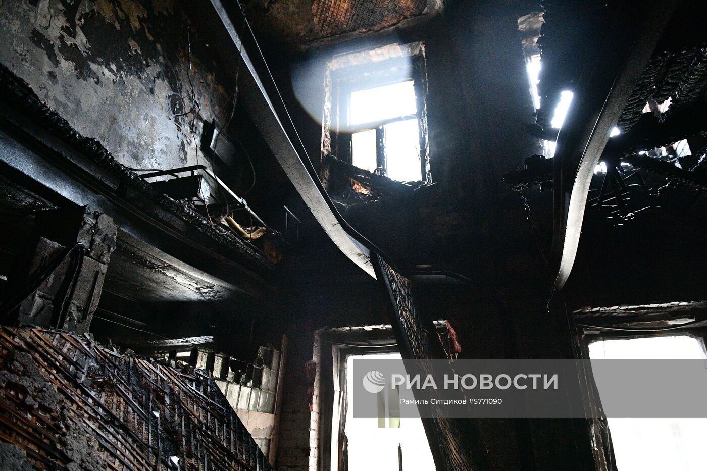 Пожар в жилом доме в центре Москвы