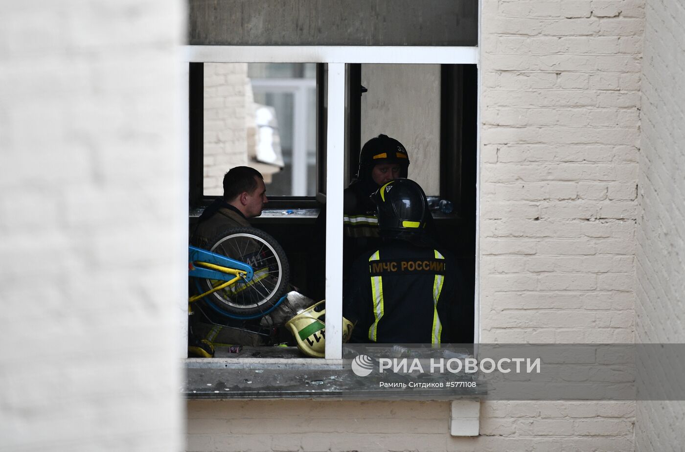 Пожар в жилом доме в центре Москвы