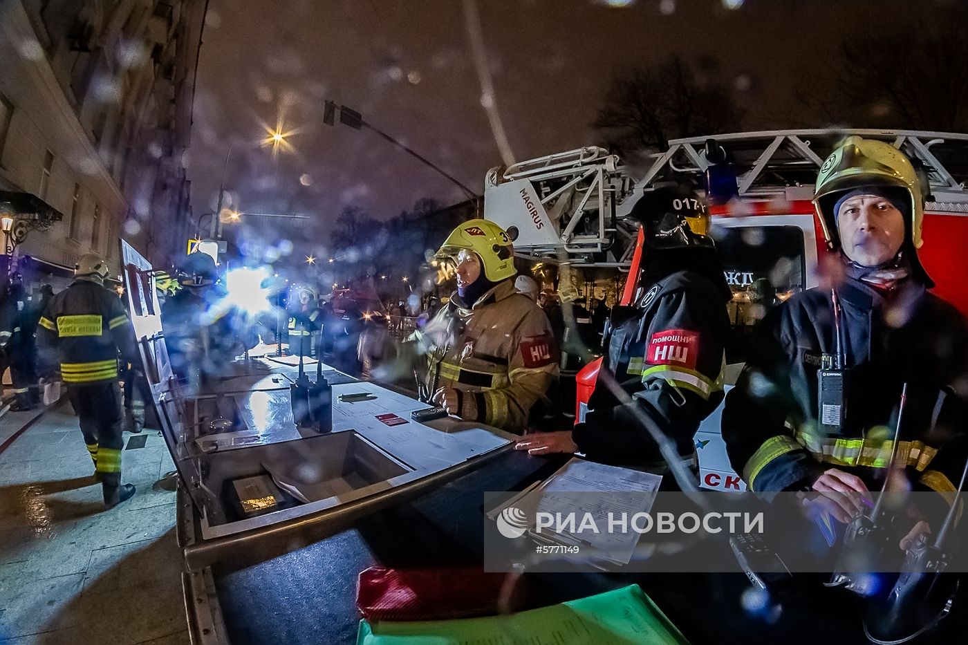 Пожар в жилом доме в центре Москвы