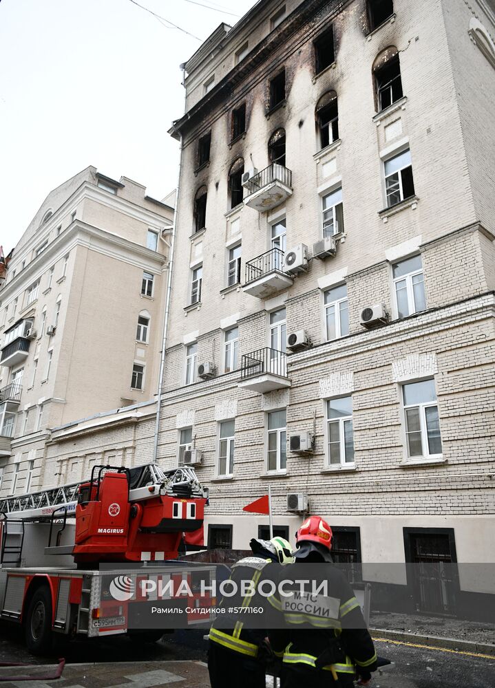 Пожар в жилом доме в центре Москвы