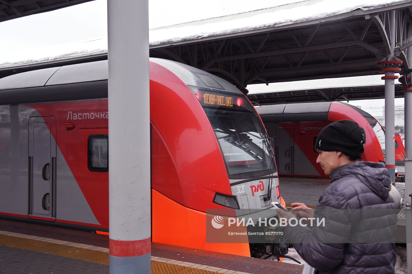 Запуск десятивагонного поезда «Ласточка»