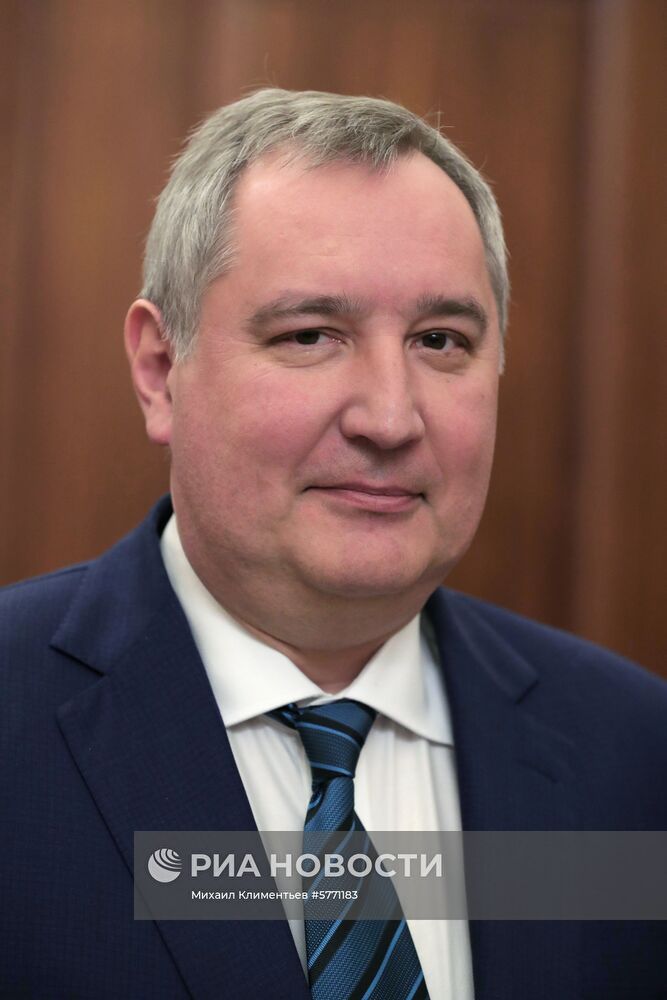 Рабочая встреча президента РФ В. Путина с главой "Роскосмоса" Д. Рогозиным