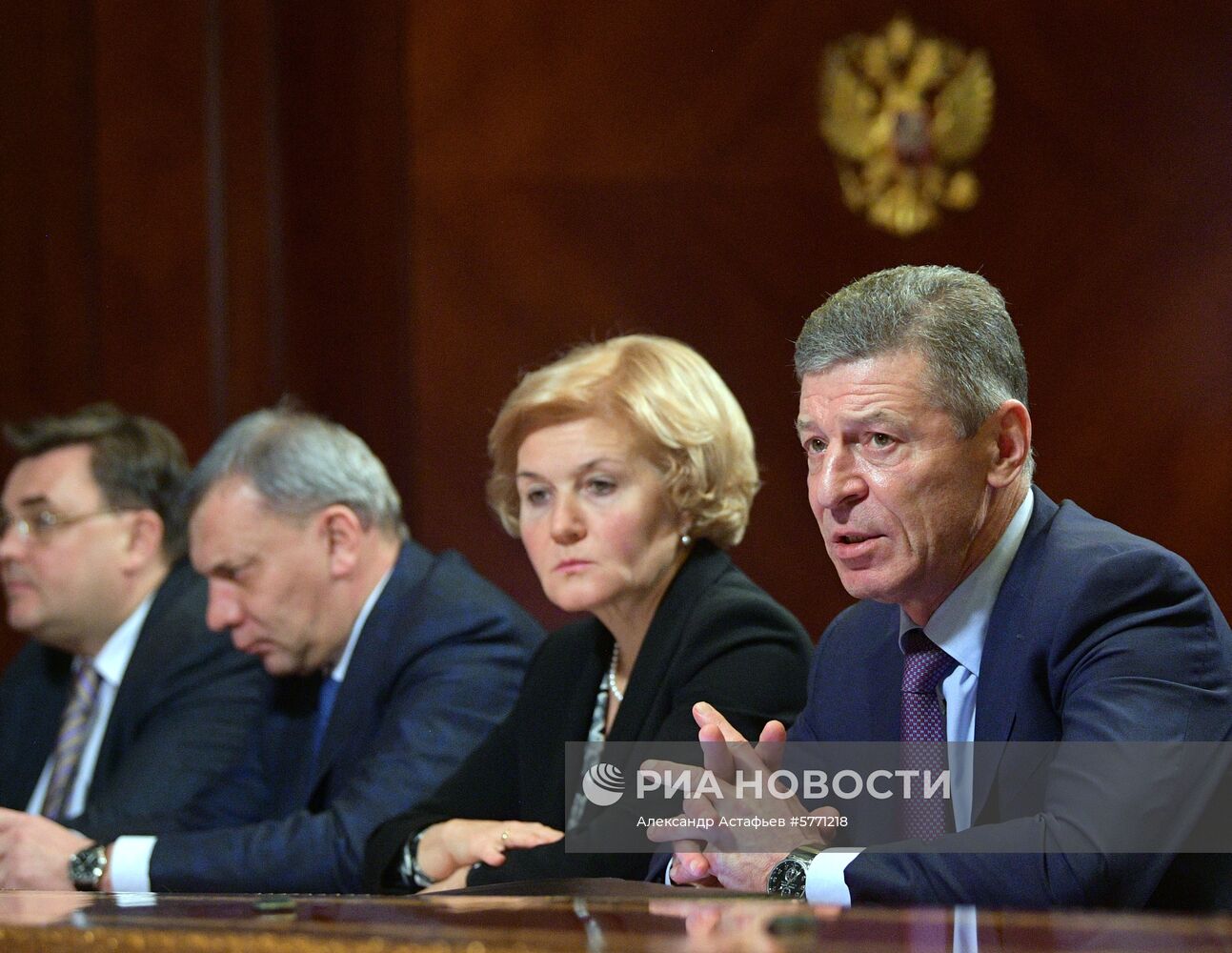 Премьер-министр РФ Д. Медведев провел совещание с вице-премьерами РФ