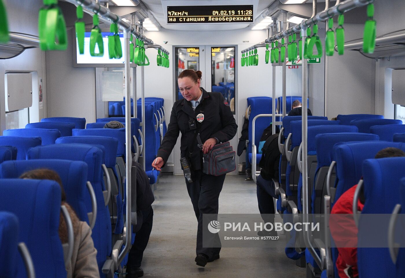 Запуск десятивагонного поезда «Ласточка»