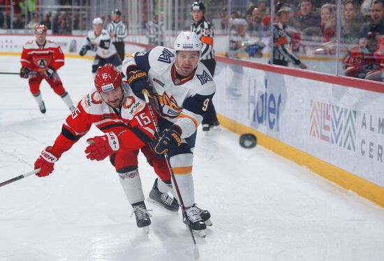 Хоккей. КХЛ. Матч "Автомобилист" - "Металлург"