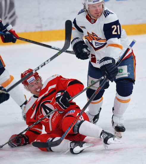 Хоккей. КХЛ. Матч "Автомобилист" - "Металлург"