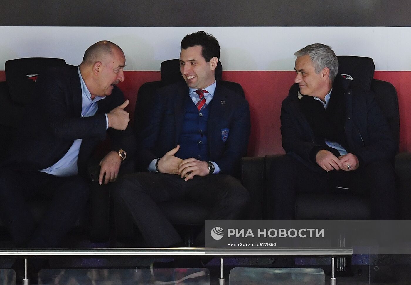 Хоккей. КХЛ. Матч "Авангард" - СКА