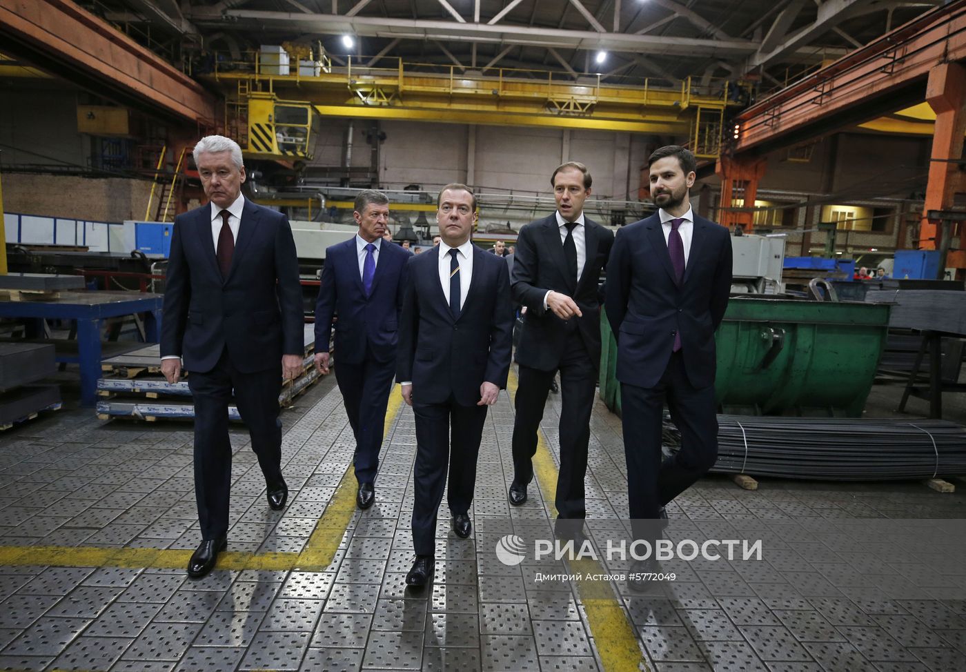 Премьер-министр РФ Д. Медведев посетил Щербинский лифтостроительный завод