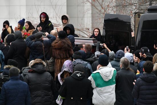 Церемония прощания с рэпером Децлом