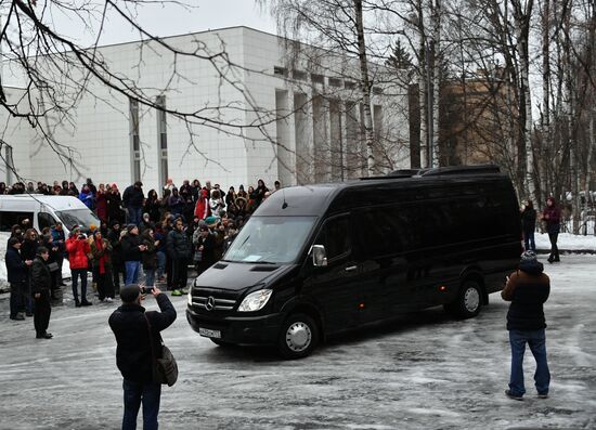 Церемония прощания с рэпером Децлом