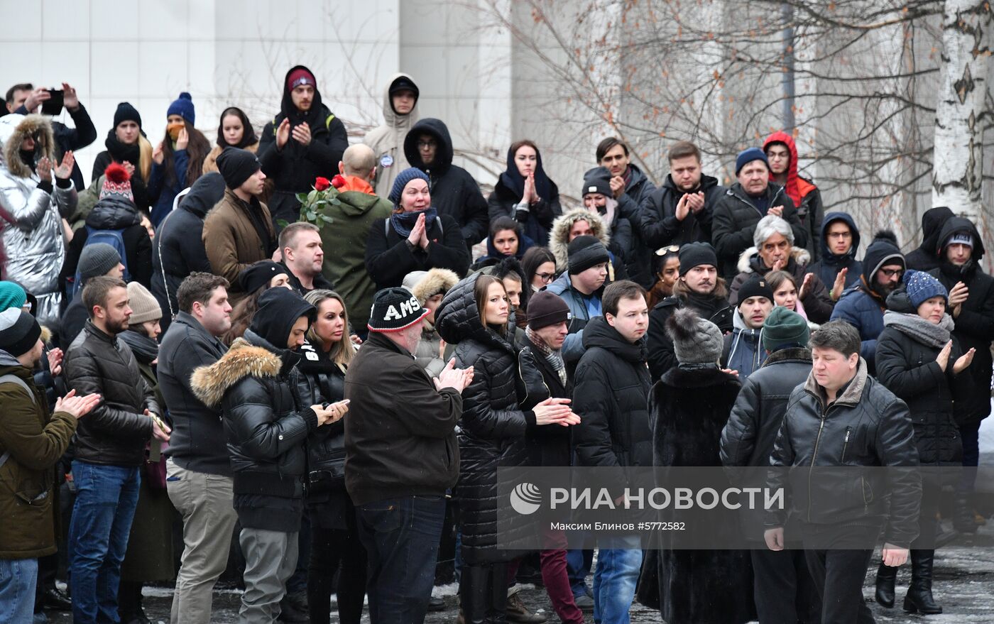Церемония прощания с рэпером Децлом