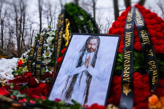 Церемония прощания с рэпером Децлом