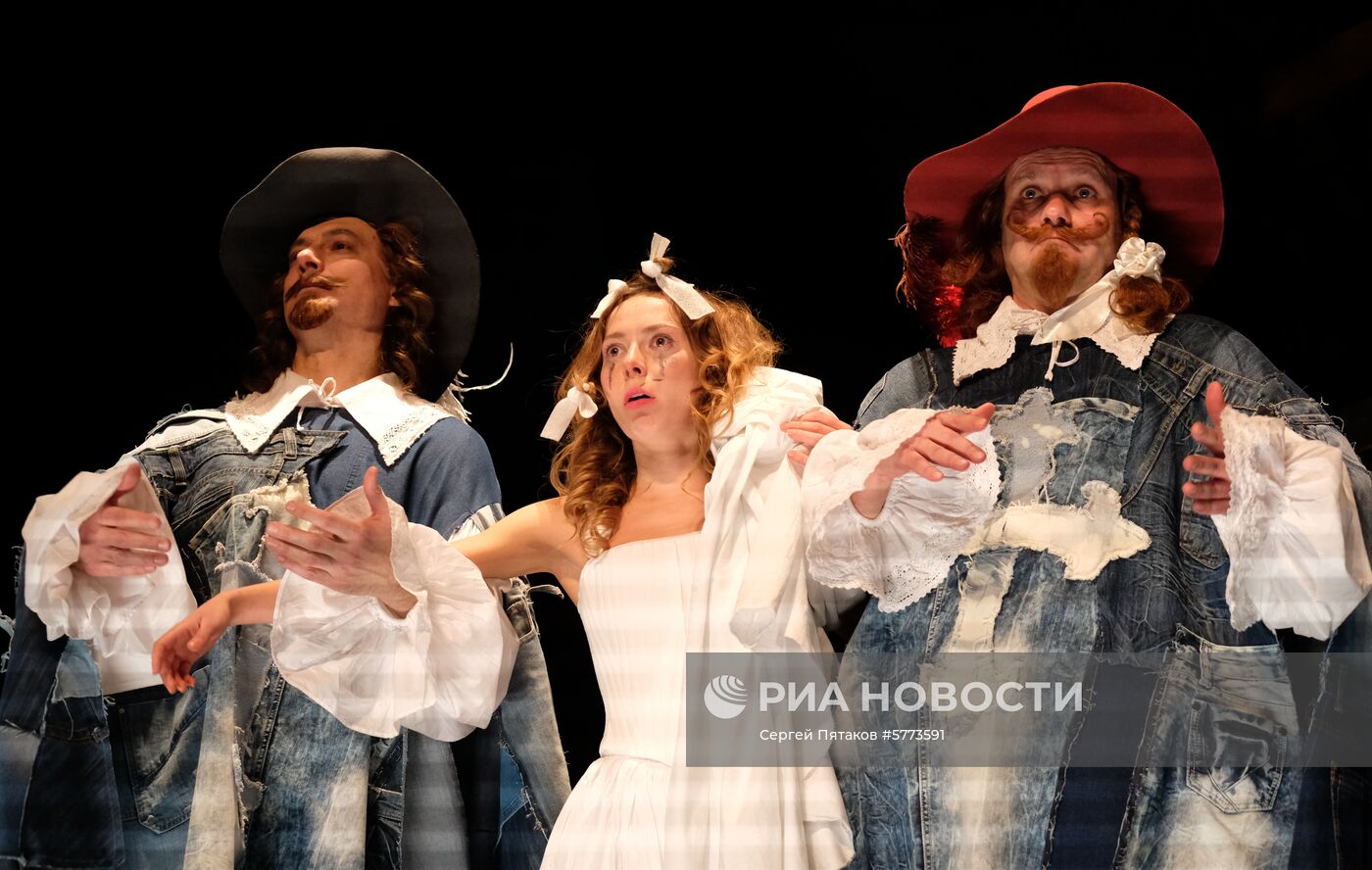 Спектакль "Дюма" в театре "Современник"