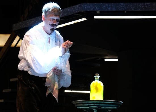 Спектакль "Дюма" в театре "Современник"