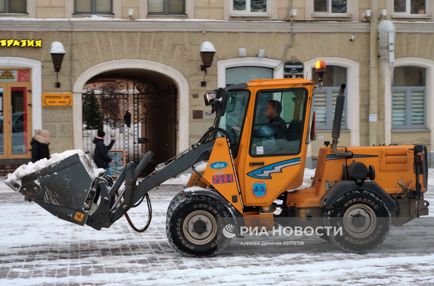 Уборка снега в Санкт-Петербурге
