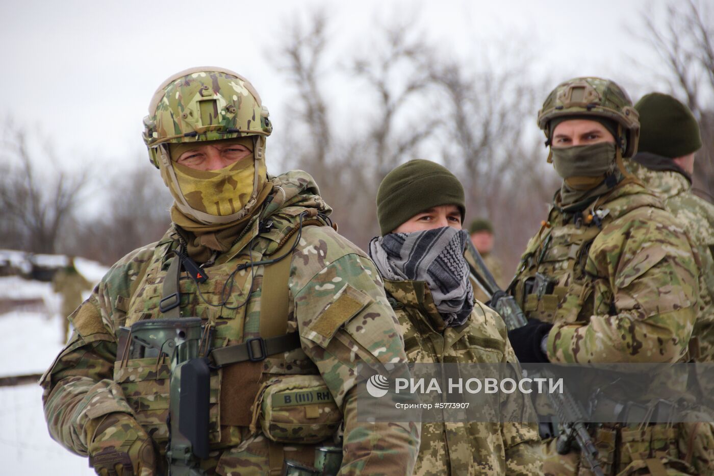 Передача заключенных Украине представителями ЛНР