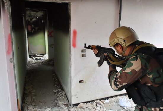 Подготовка сирийских военнослужащих российскими военными специалистами