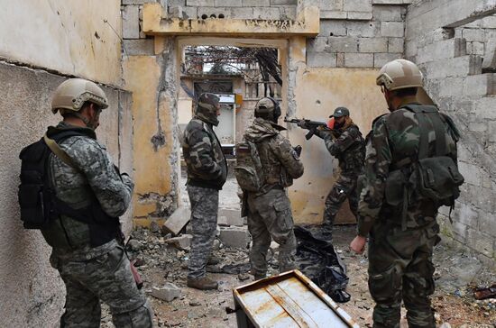 Подготовка сирийских военнослужащих российскими военными специалистами