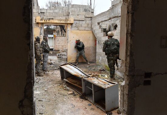 Подготовка сирийских военнослужащих российскими военными специалистами