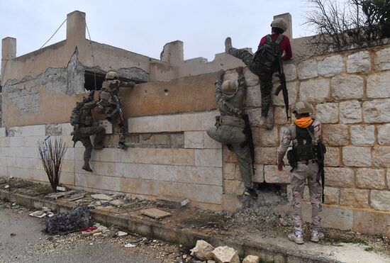 Подготовка сирийских военнослужащих российскими военными специалистами