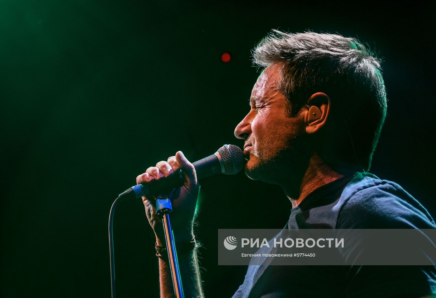 Концерт Дэвида Духовны в Москве