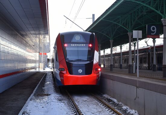 Поезда  "Иволга" запустили с Белорусского вокзала 