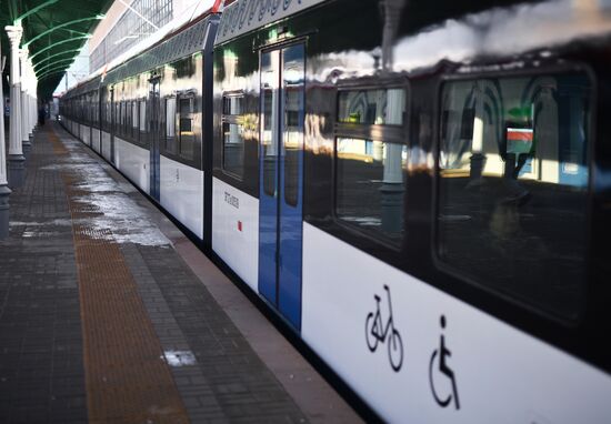 Поезда нового поколения "Иволга" запустили с Белорусского вокзала