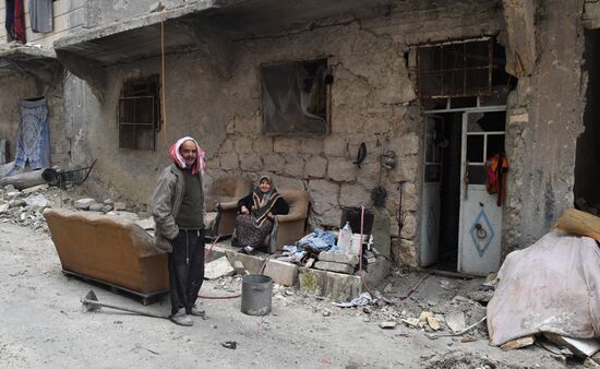 Жизнь в разрушенных районах сирийского Алеппо