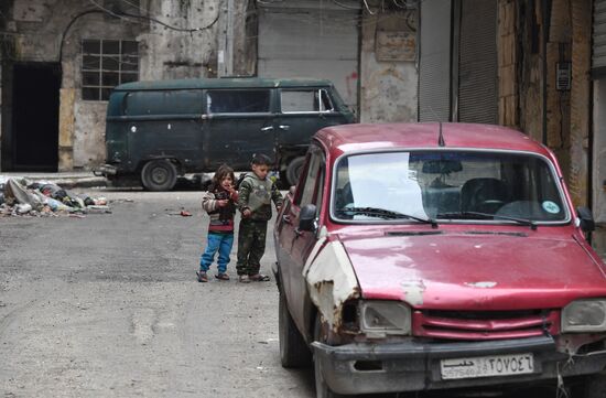 Жизнь в разрушенных районах сирийского Алеппо