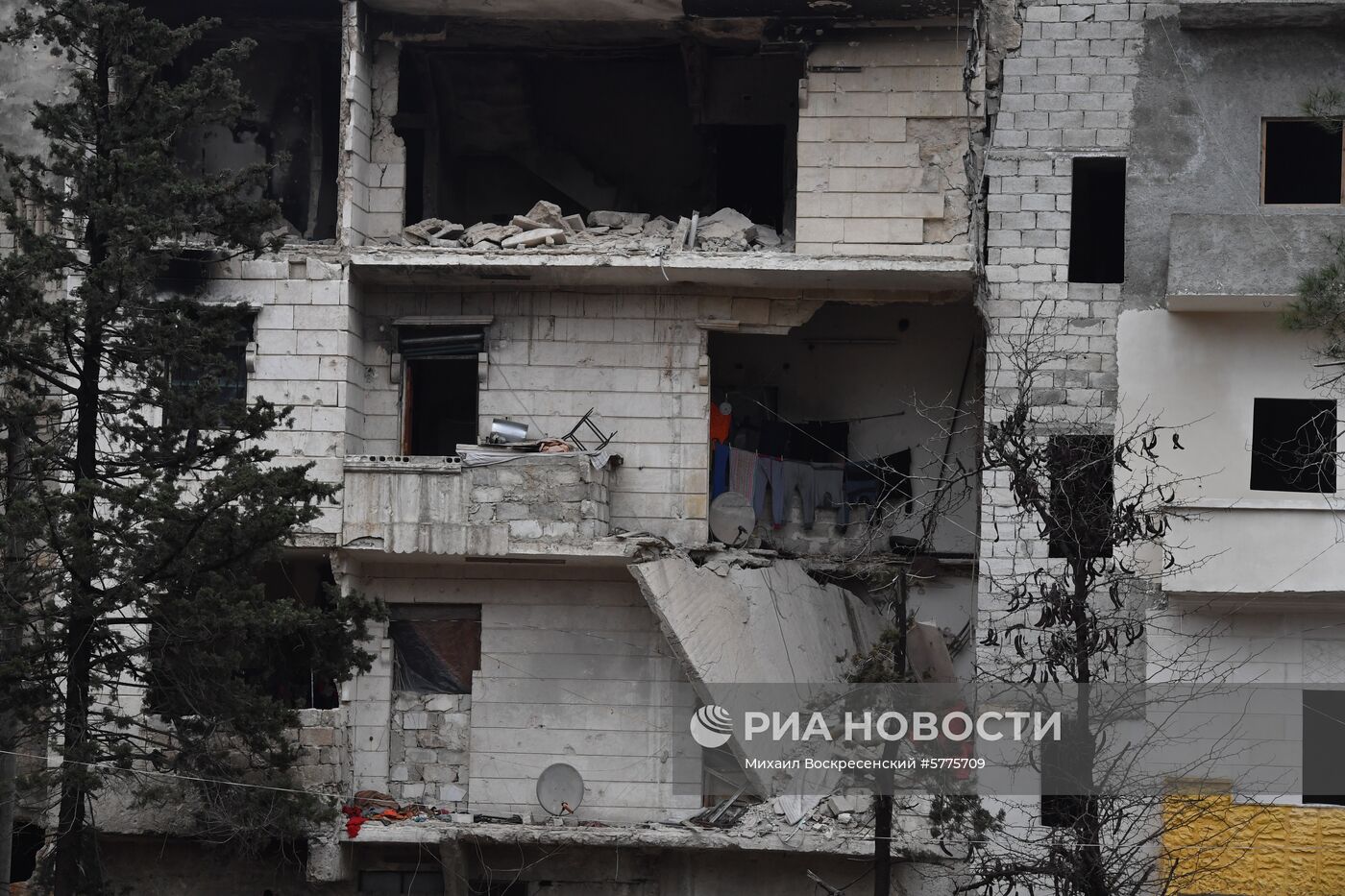 Жизнь в разрушенных районах сирийского Алеппо