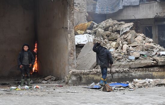 Жизнь в разрушенных районах сирийского Алеппо