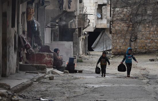 Жизнь в разрушенных районах сирийского Алеппо