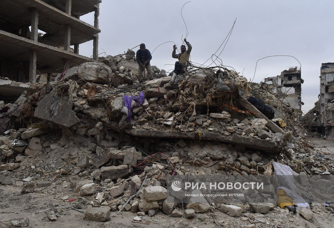 Жизнь в разрушенных районах сирийского Алеппо