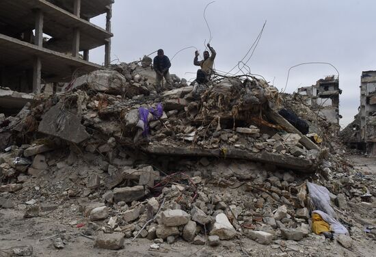 Жизнь в разрушенных районах сирийского Алеппо