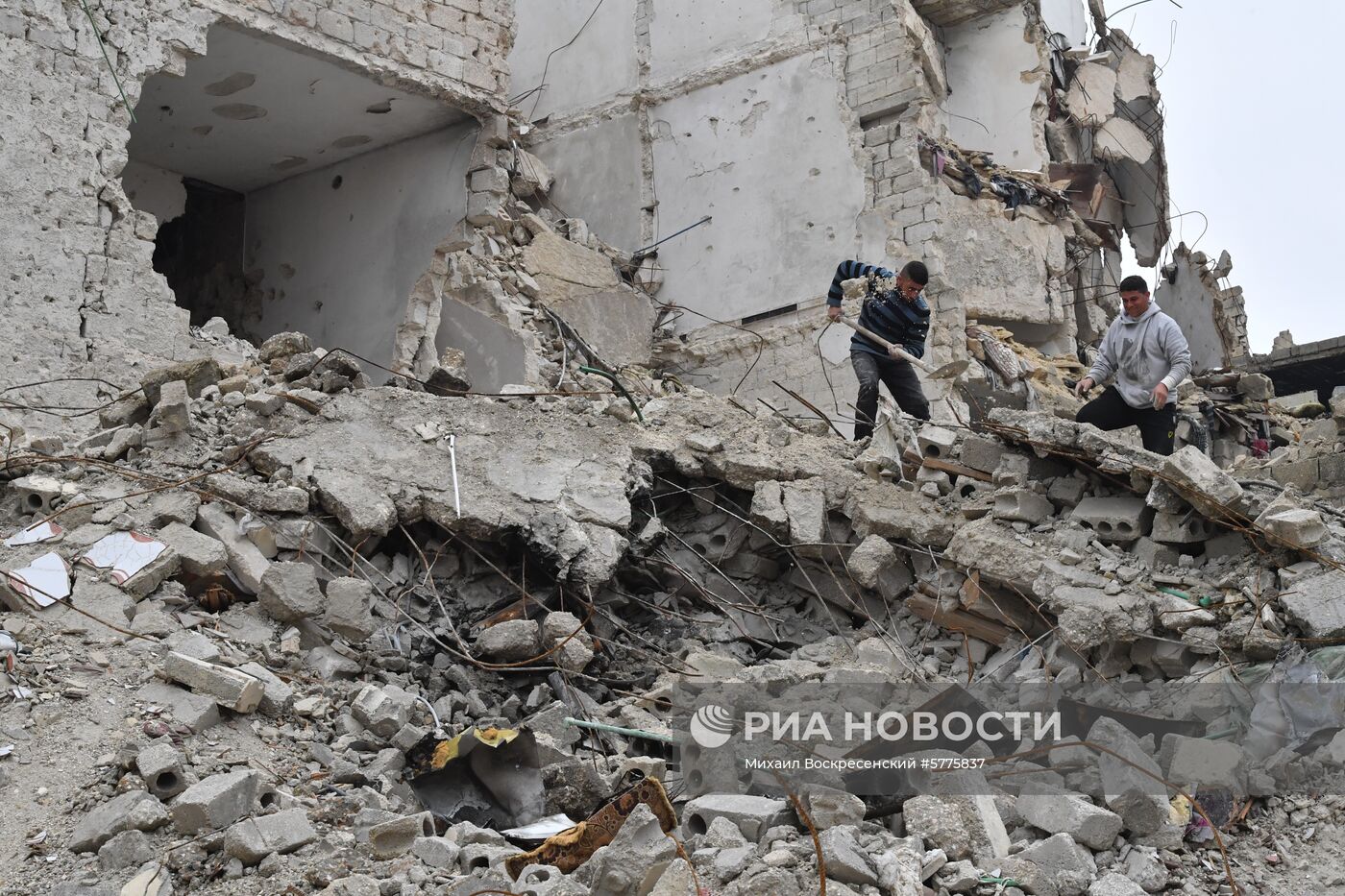 Жизнь в разрушенных районах сирийского Алеппо