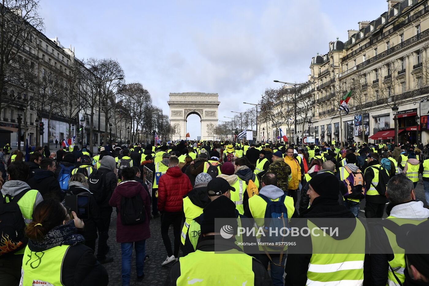 Акция протеста "жёлтых жилетов" во Франции