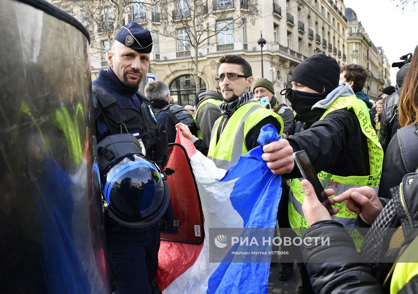 Акция протеста "жёлтых жилетов" во Франции