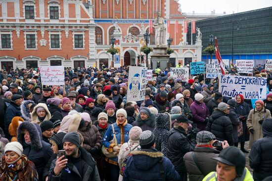 Акция в Риге в поддержку мэра города Н. Ушакова