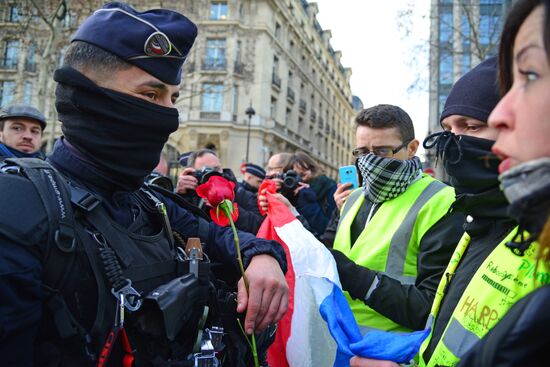 Акция протеста "жёлтых жилетов" во Франции